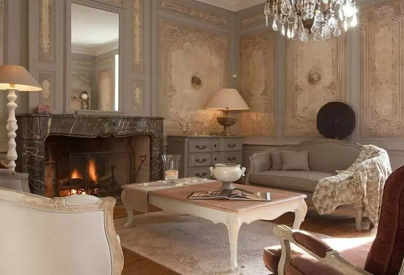 Hotelli Château De Chargé