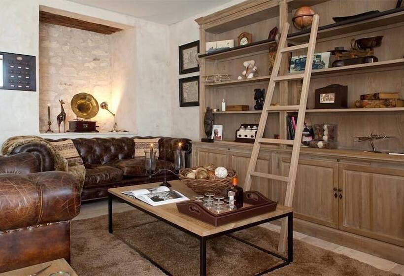 בית מלון כפרי Château De Chargé