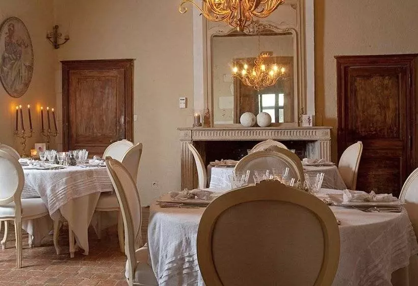 Hotelli Château De Chargé