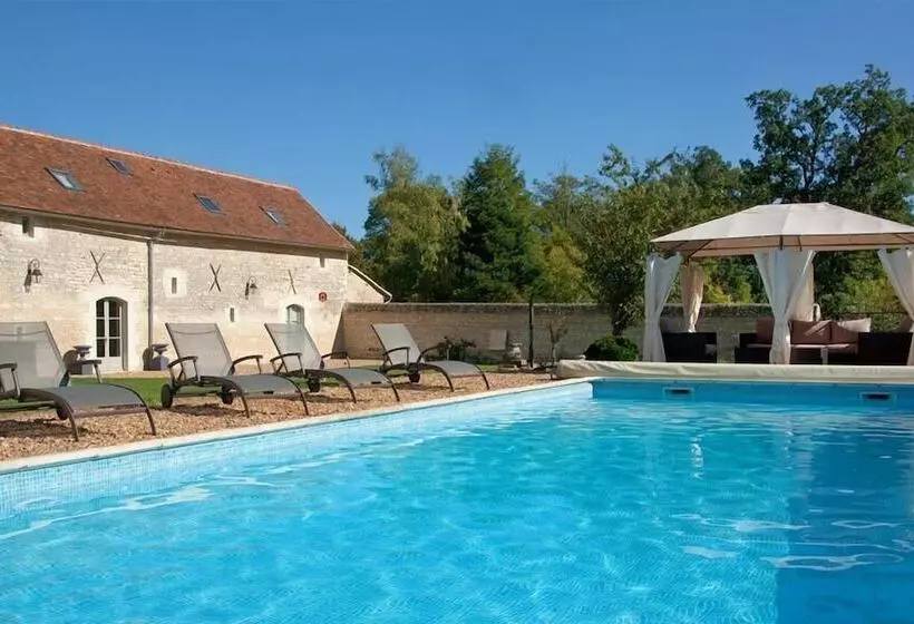 Hotelli Château De Chargé