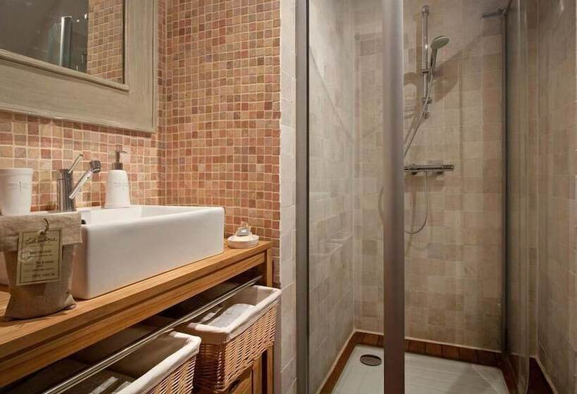 בית מלון כפרי Château De Chargé