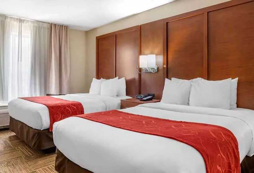 هتل Comfort Suites Urbana Champaign, University Area