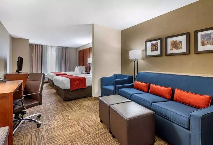 هتل Comfort Suites Urbana Champaign, University Area