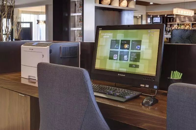 酒店 Courtyard By Marriott Indianapolis Airport