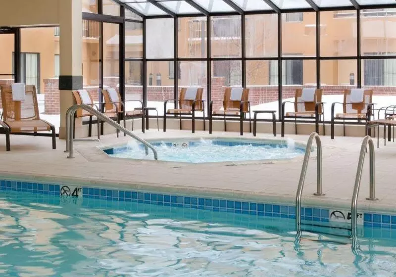 酒店 Courtyard By Marriott Indianapolis Airport