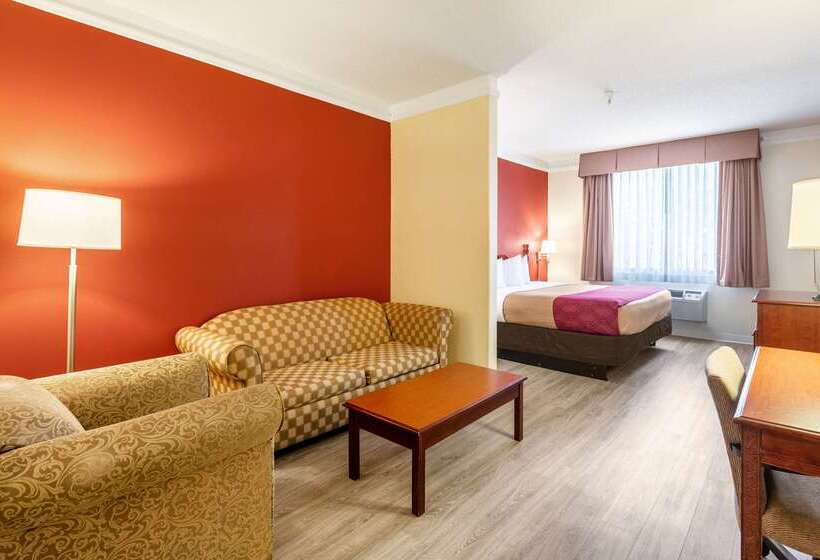 호텔 Econo Lodge Inn & Suites
