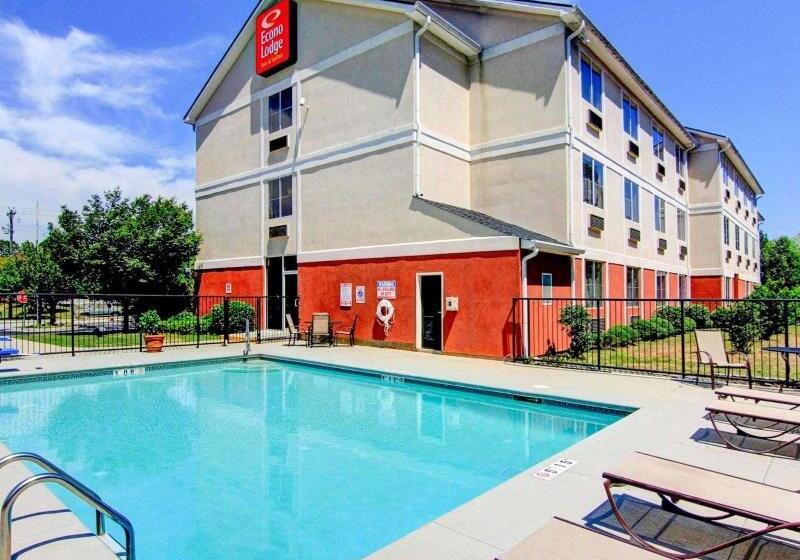 호텔 Econo Lodge Inn & Suites