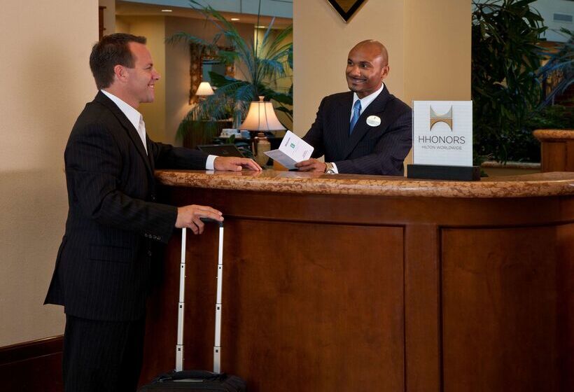 בית מלון כפרי Embassy Suites By Hilton Sacramento Riverfront Promenade