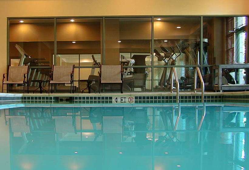 בית מלון כפרי Embassy Suites By Hilton Sacramento Riverfront Promenade