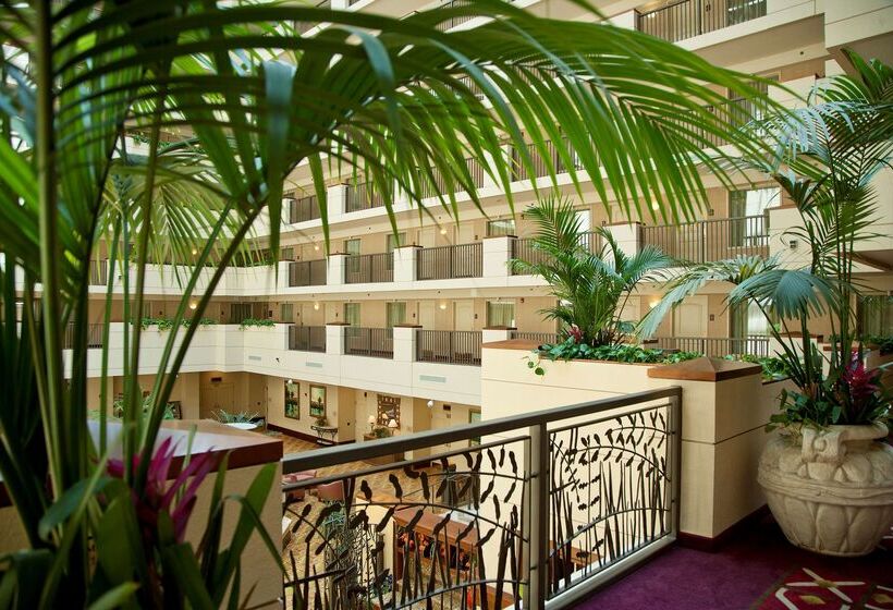 בית מלון כפרי Embassy Suites By Hilton Sacramento Riverfront Promenade