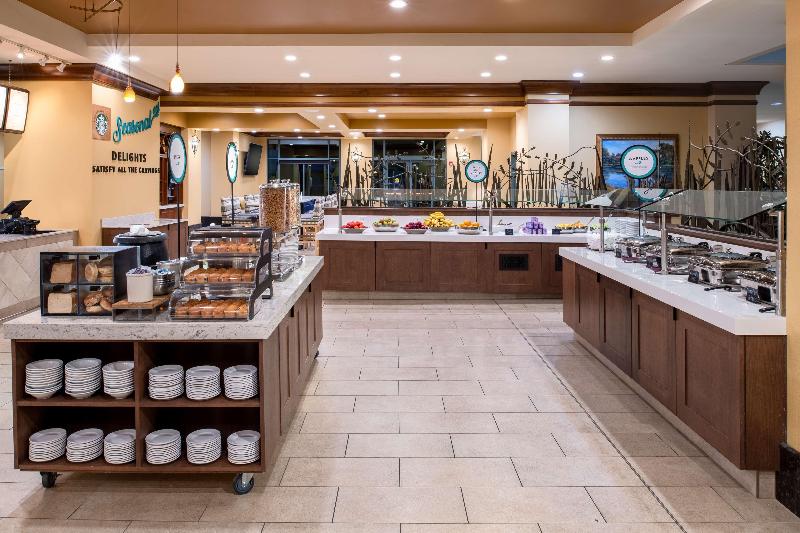 בית מלון כפרי Embassy Suites By Hilton Sacramento Riverfront Promenade