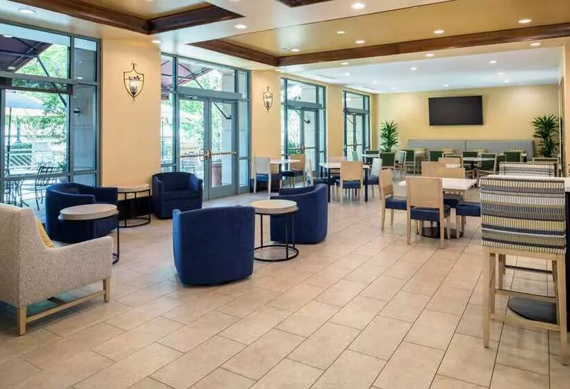 Отель Embassy Suites By Hilton Sacramento Riverfront Promenade