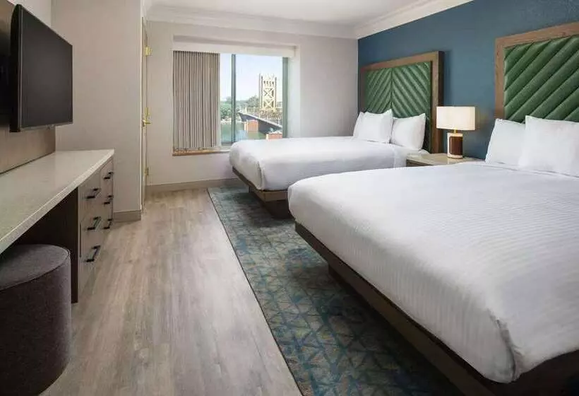 Отель Embassy Suites By Hilton Sacramento Riverfront Promenade