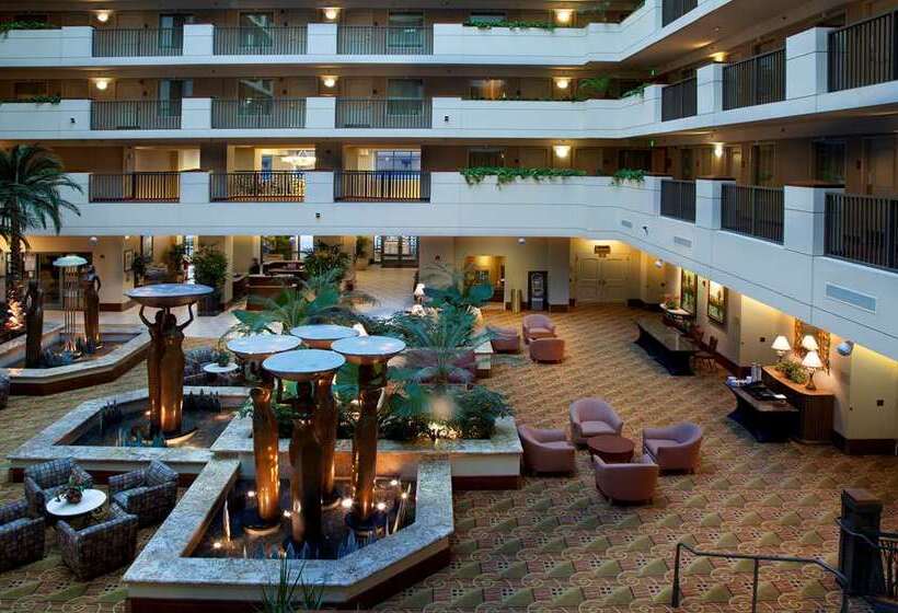 בית מלון כפרי Embassy Suites By Hilton Sacramento Riverfront Promenade