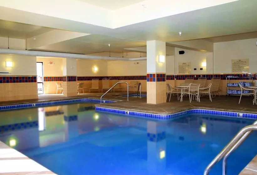 هتل Hampton Inn & Suites Kingman