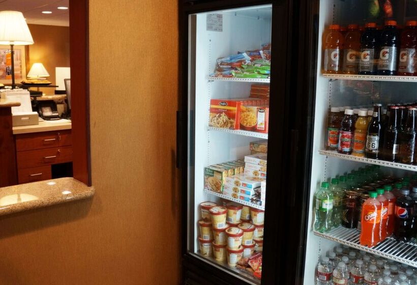 Отель Hampton Inn & Suites Kingman