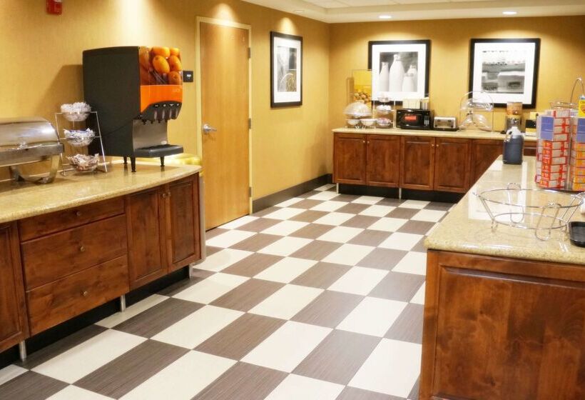 Отель Hampton Inn & Suites Kingman