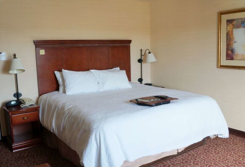 Отель Hampton Inn & Suites Kingman