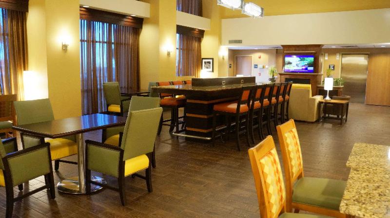 Отель Hampton Inn & Suites Kingman