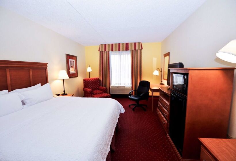 ホテル Hampton Inn & Suites Louisville East