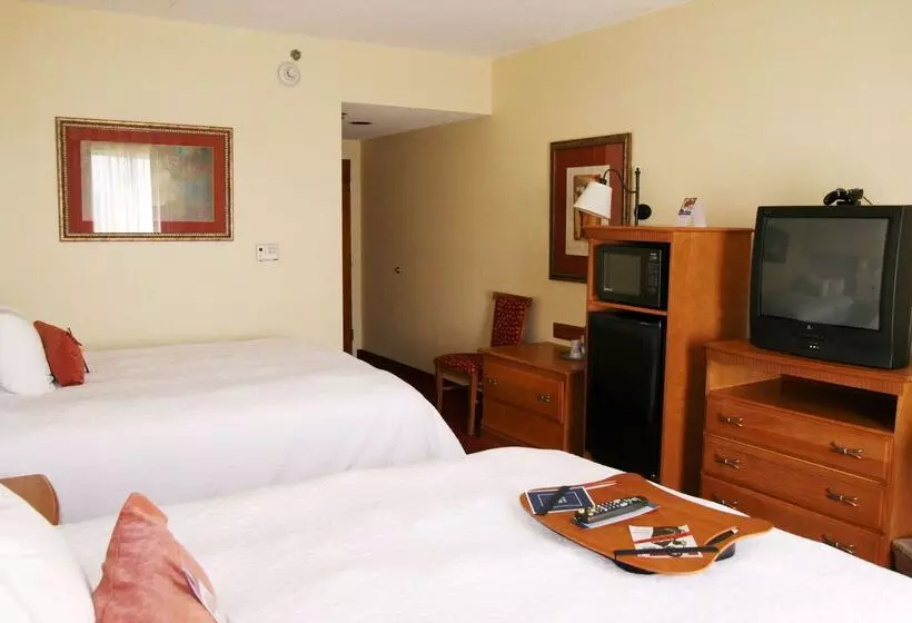 호텔 Hampton Inn & Suites Louisville East