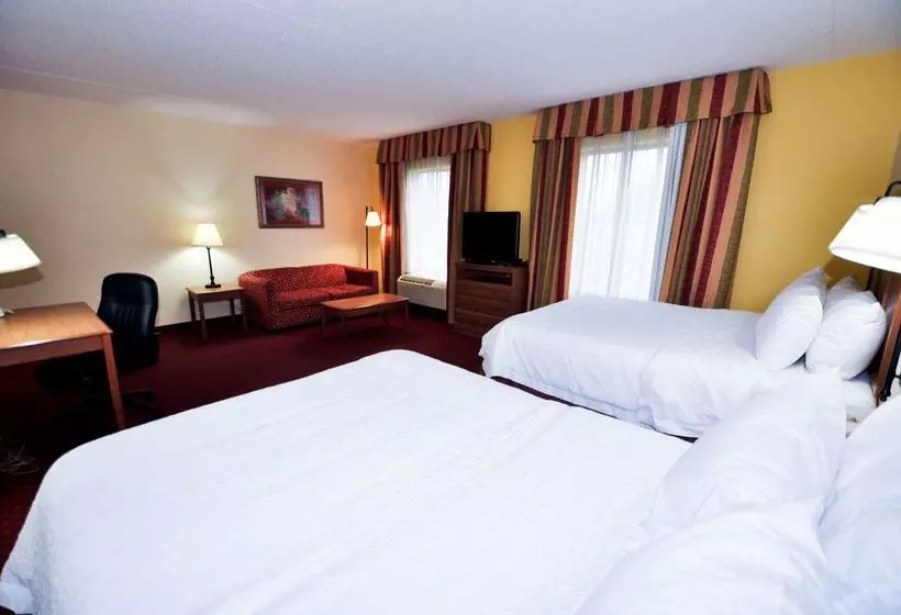 호텔 Hampton Inn & Suites Louisville East