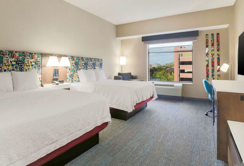 בית מלון כפרי Hampton Inn & Suites Pittsburgh Downtown