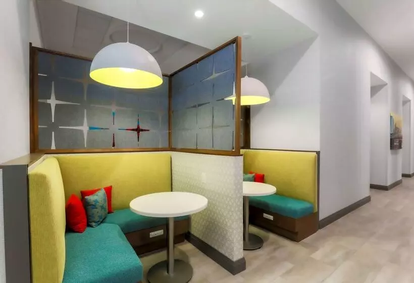 هتل Hampton Inn & Suites Pittsburgh Downtown