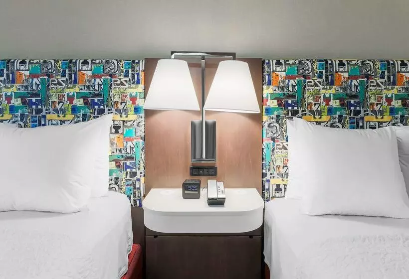 هتل Hampton Inn & Suites Pittsburgh Downtown