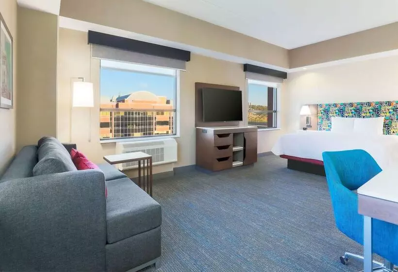 هتل Hampton Inn & Suites Pittsburgh Downtown