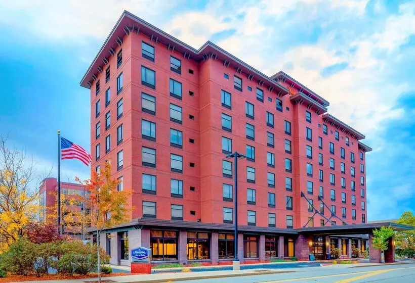 هتل Hampton Inn & Suites Pittsburgh Downtown