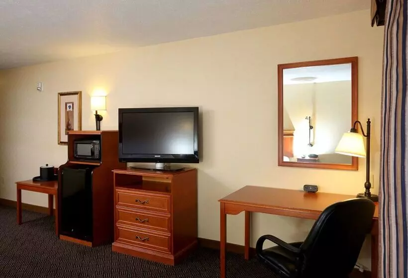 هتل Hampton Inn Waterloo