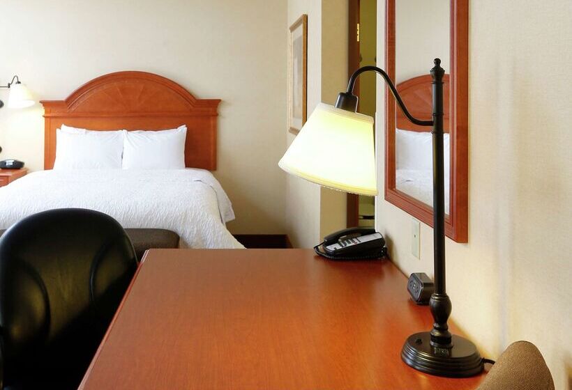 בית מלון כפרי Hampton Inn Waterloo