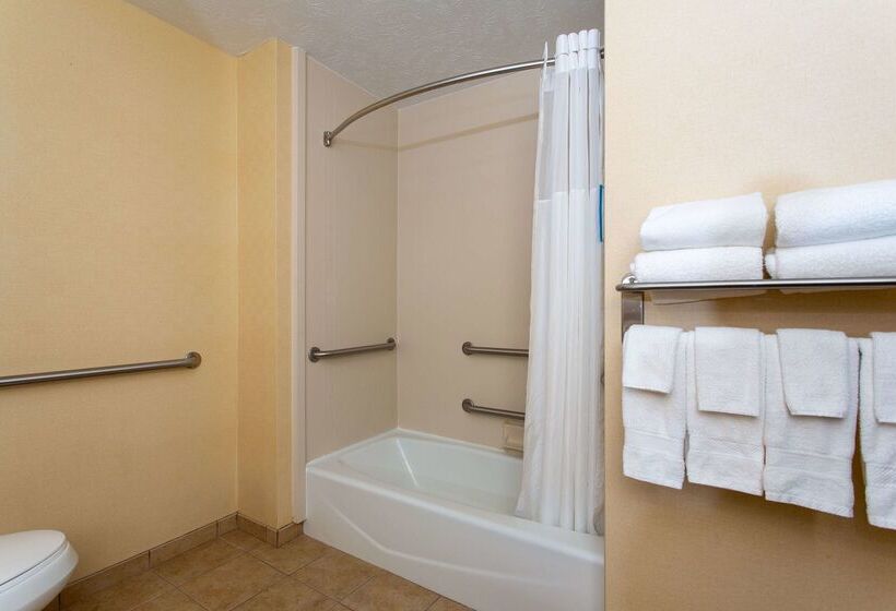 בית מלון כפרי Hampton Inn Waterloo