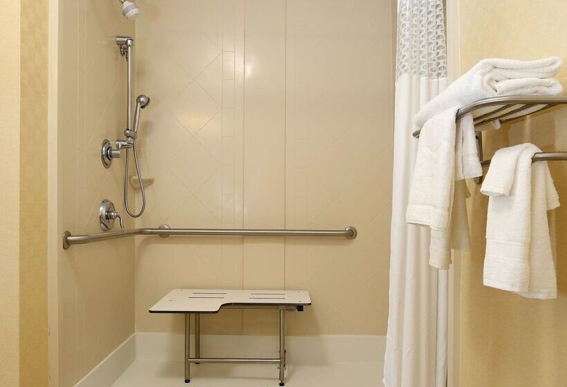 בית מלון כפרי Hampton Inn Waterloo