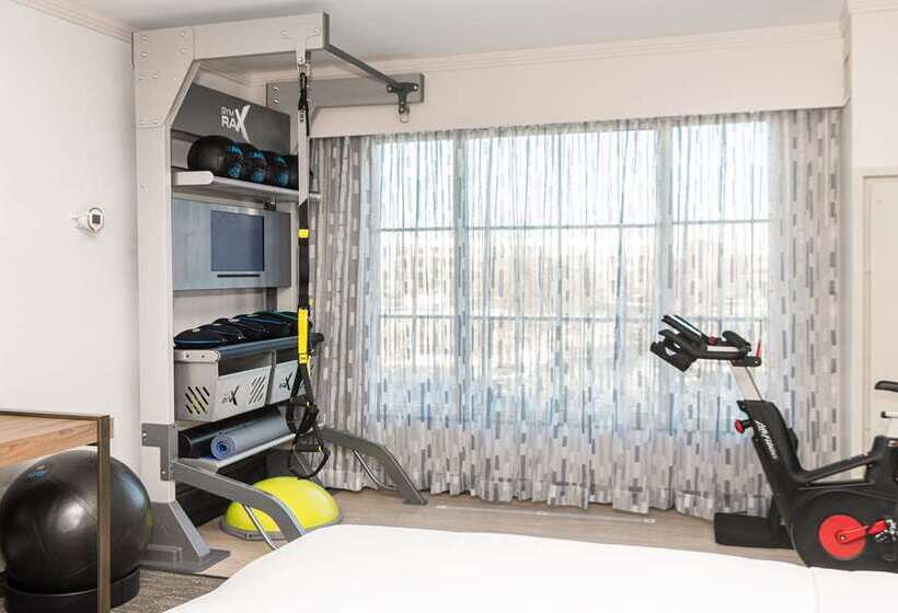 هتل Hilton Columbus/polaris