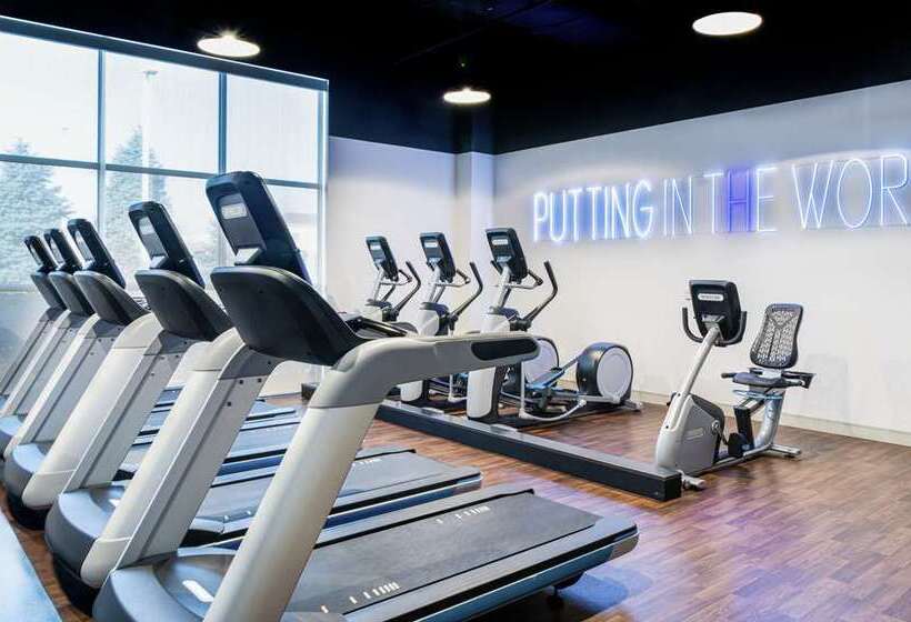 هتل Hilton Columbus/polaris