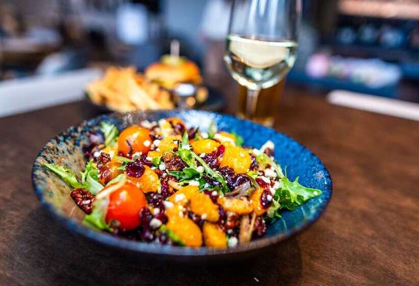 هتل Hilton Columbus/polaris