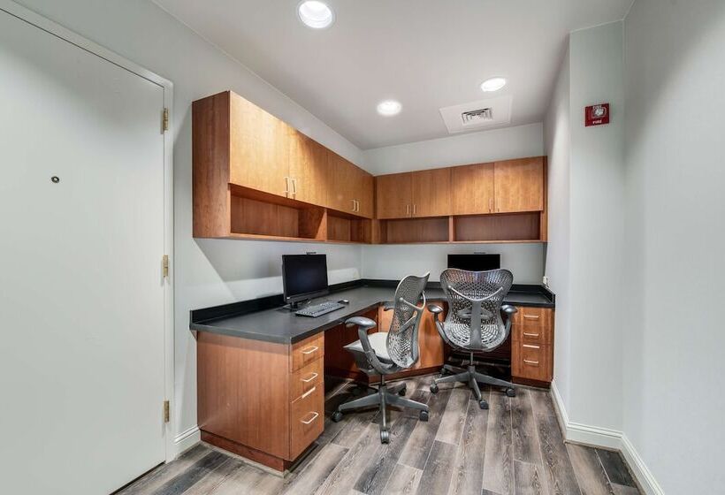 فندق Hilton Garden Inn Suffolk Riverfront