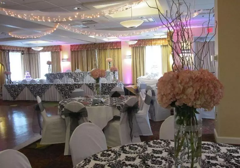 هتل Hilton Garden Inn Syracuse