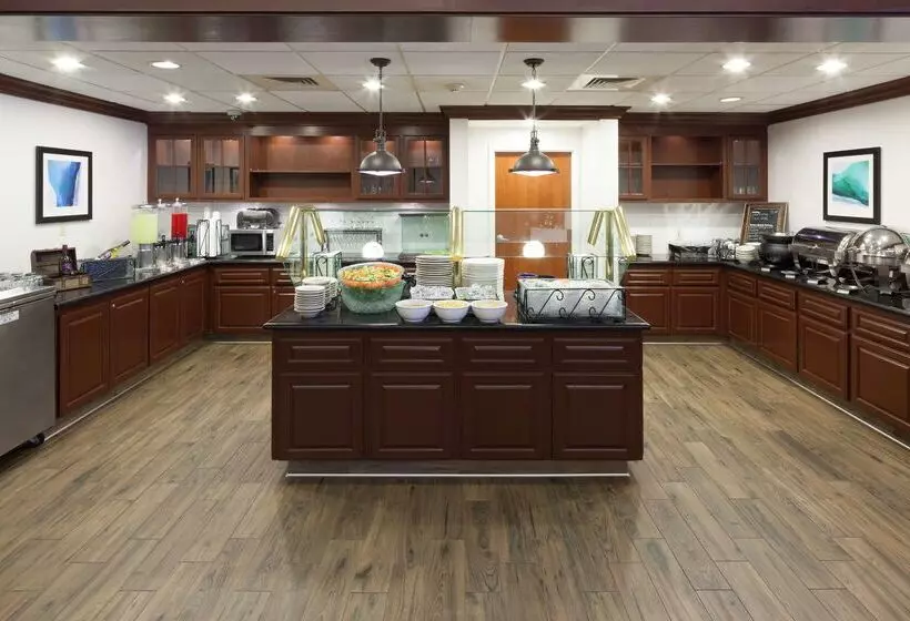 Отель Homewood Suites By Hilton Agoura Hills