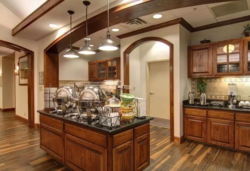 Отель Homewood Suites By Hilton Oklahoma Citywest