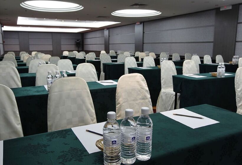 ホテル Kinabalu Daya