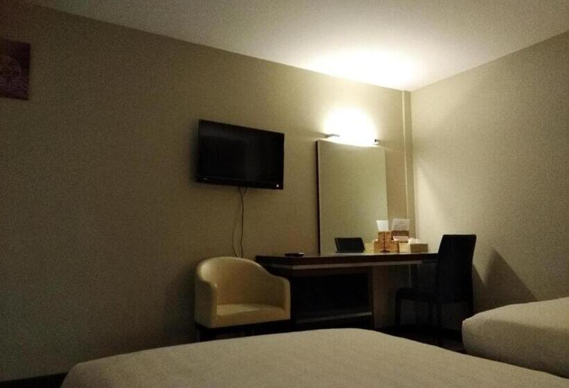 ホテル Kinabalu Daya