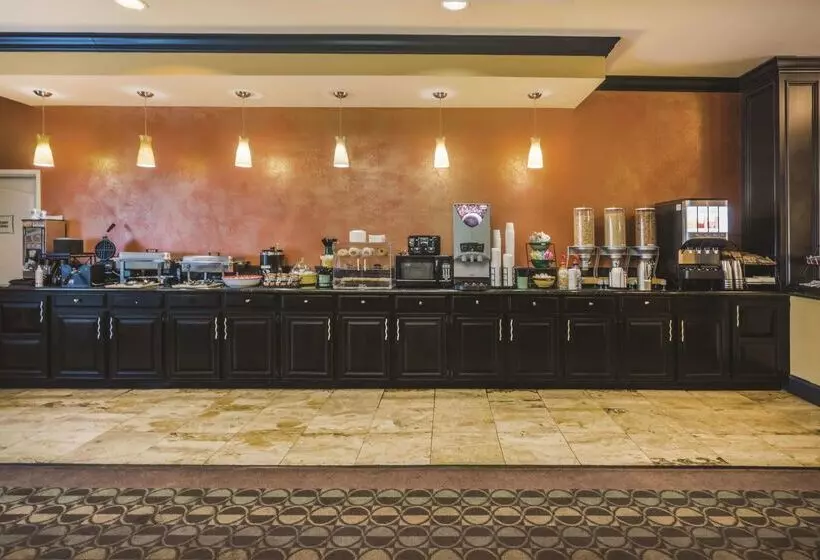 בית מלון כפרי Spark By Hilton Brandon