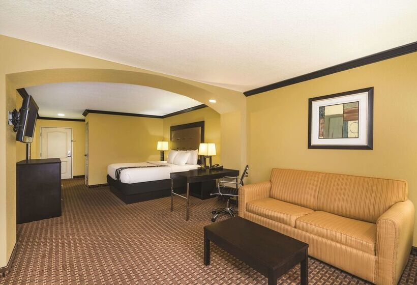 Hotel Spark By Hilton Brandon