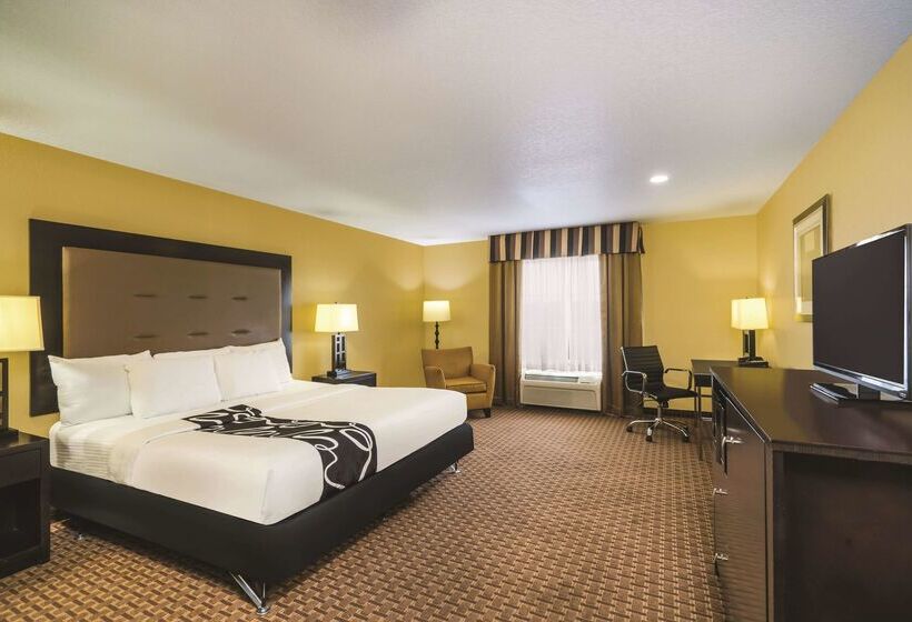 Hotel Spark By Hilton Brandon