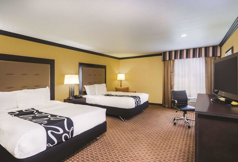 Hotel Spark By Hilton Brandon