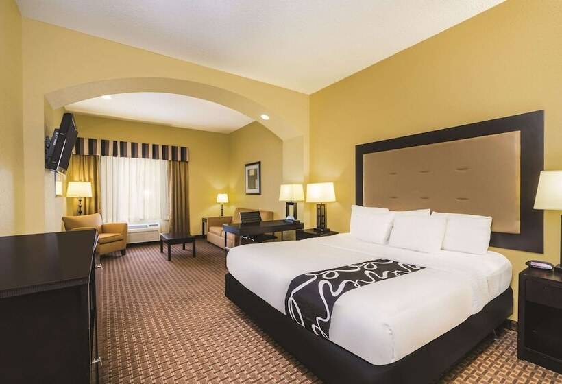 Hotel Spark By Hilton Brandon