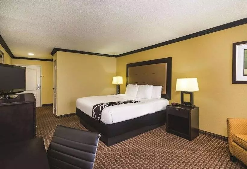 בית מלון כפרי Spark By Hilton Brandon